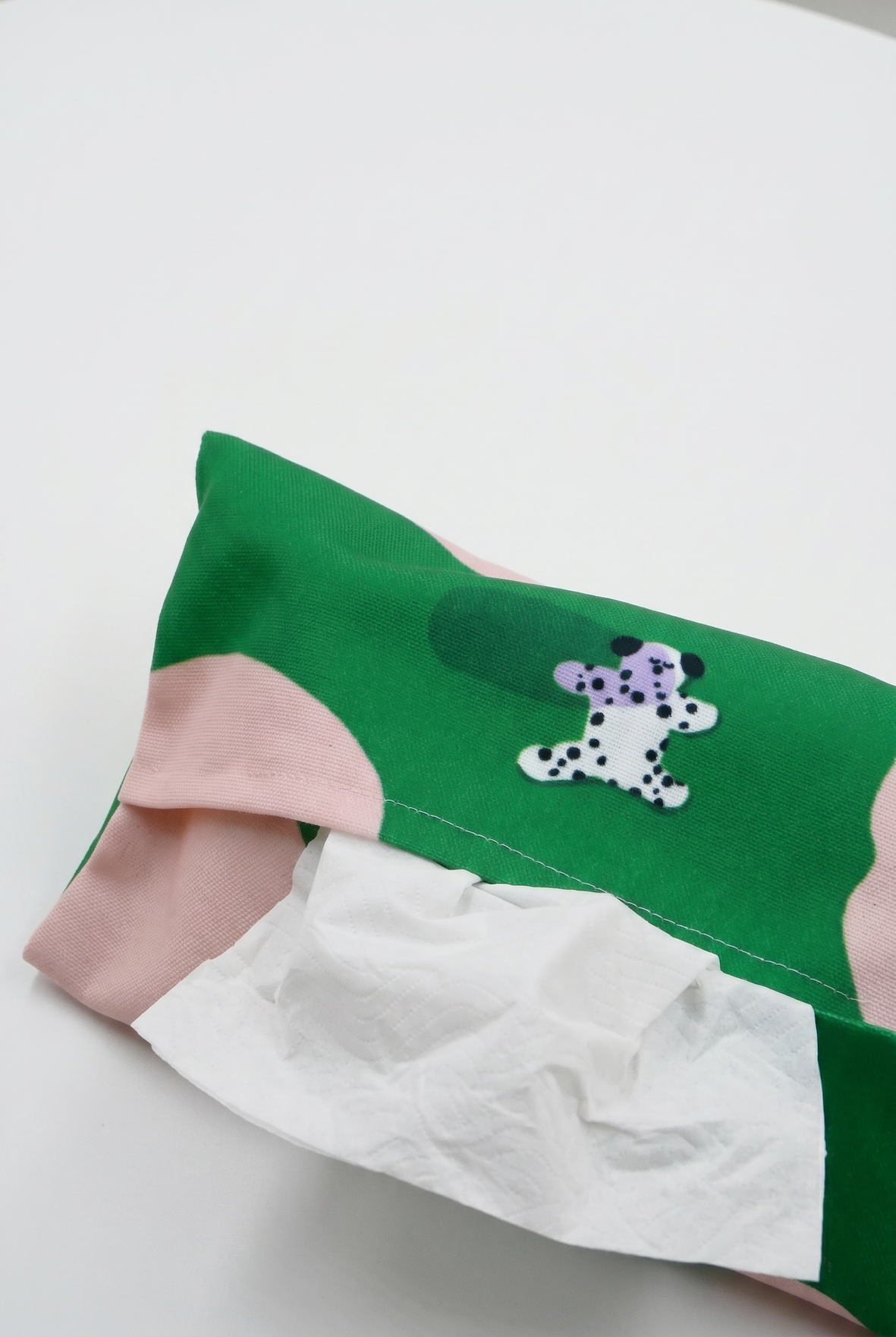 【Minghan H. ✕ cloth-goods】Dog on the Grass:Faux Linen Tissue Box Cover