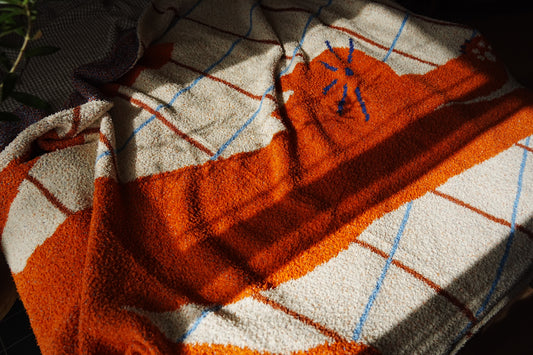 Blanket|Stretching Cat