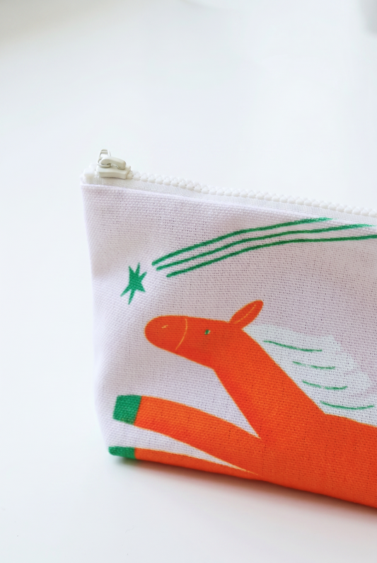 【Minghan H. ✕ cloth-goods】Star-Chasing Horse: Double-sided 3D Zippered Cosmetic Pouch (副本)