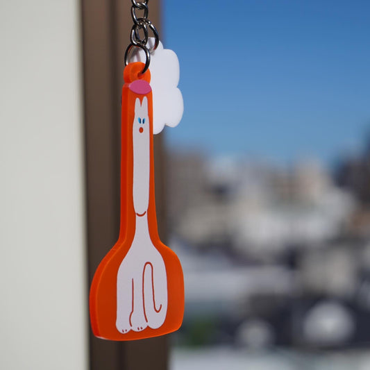 Keychain | Cat in the orage vase.
